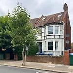 The Brondesbury Park - Sparkling 3Bdr Flat With Garden