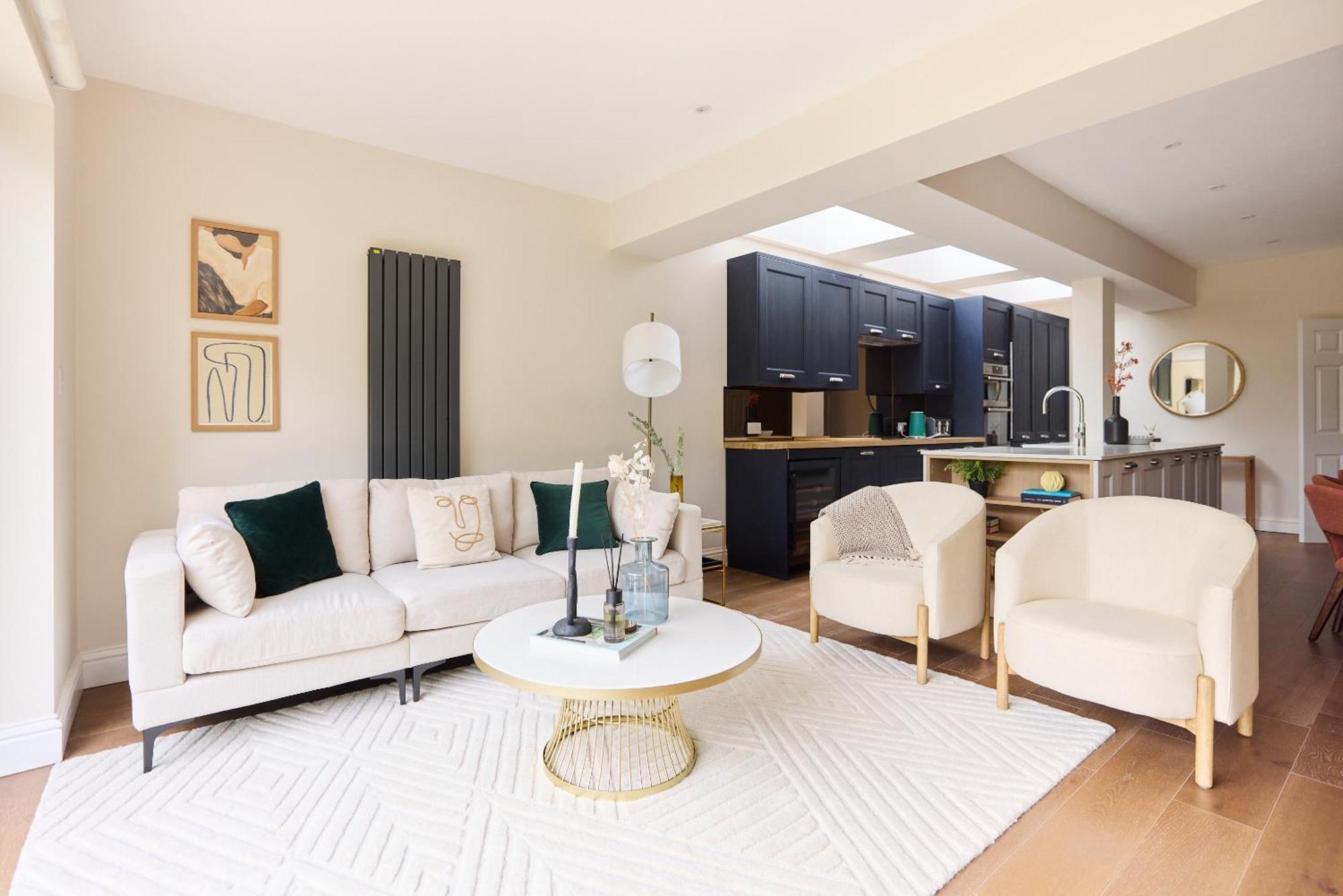 The Brondesbury Park - Sparkling 3bdr Flat With Garden Londra