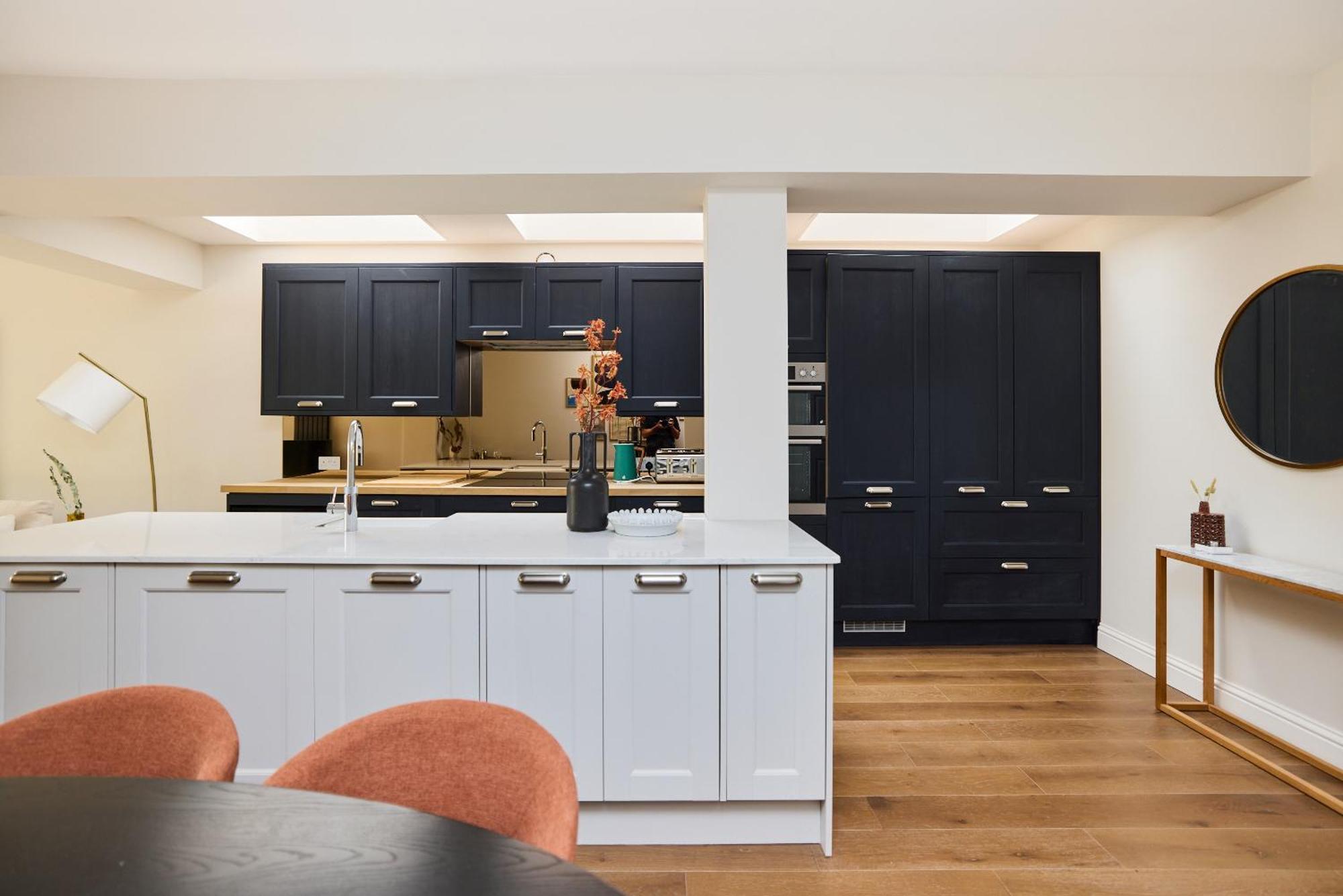 The Brondesbury Park - Sparkling 3bdr Flat With Garden